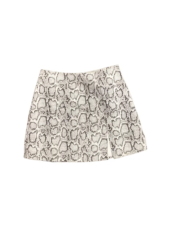 Skirt Mini & Short By Olivaceous  Size: M